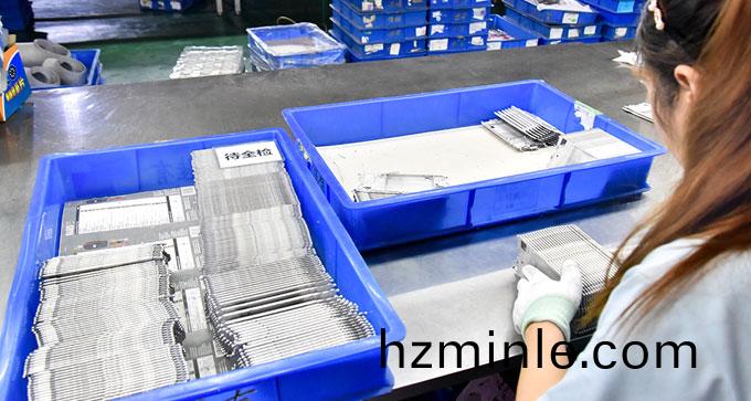 完(wan)善(shan)的(de)售后服務